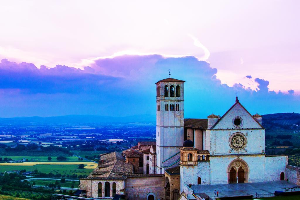 Hotel San Francesco アッシジ エクステリア 写真