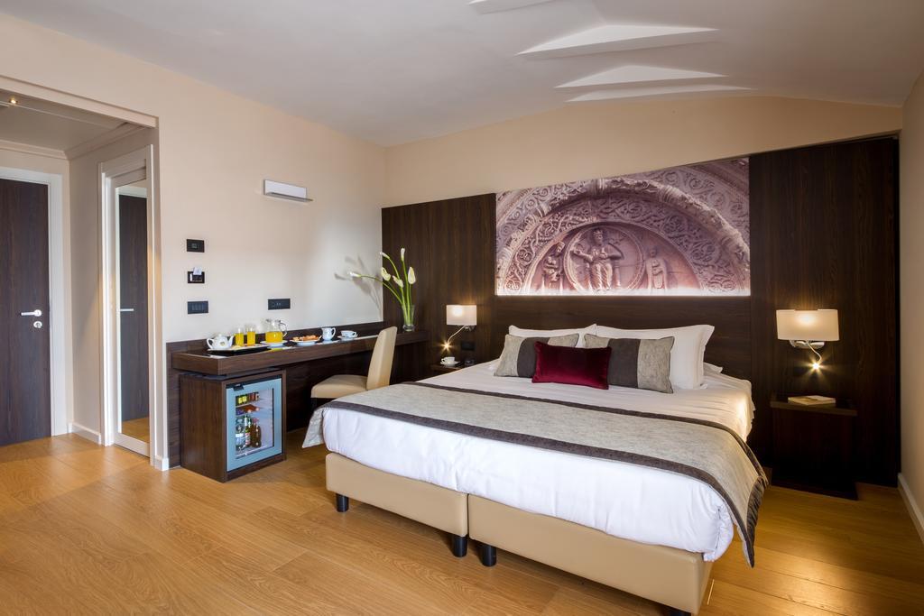 Hotel San Francesco アッシジ 部屋 写真