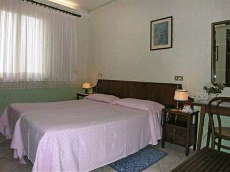 Hotel San Francesco アッシジ エクステリア 写真