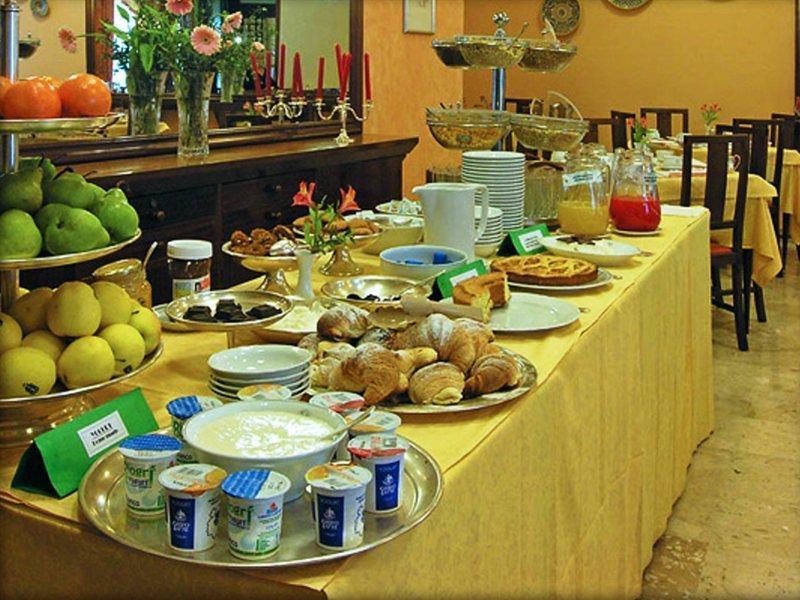 Hotel San Francesco アッシジ エクステリア 写真