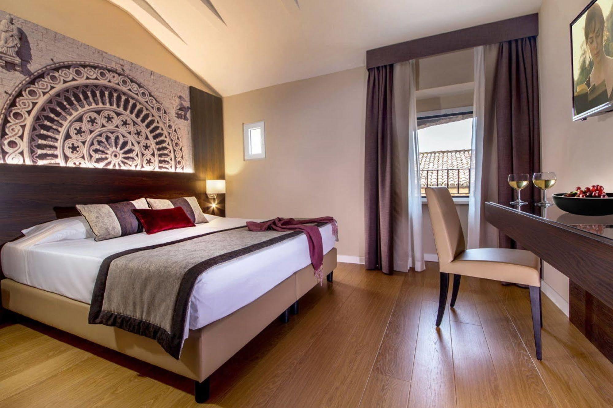 Hotel San Francesco アッシジ エクステリア 写真