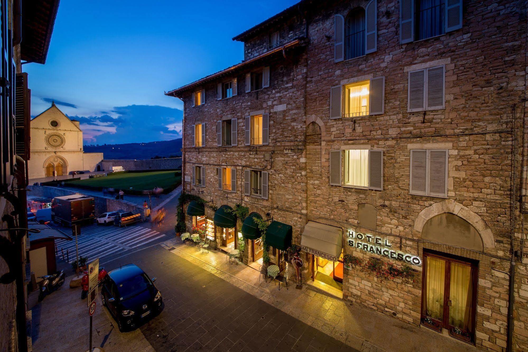 Hotel San Francesco アッシジ エクステリア 写真
