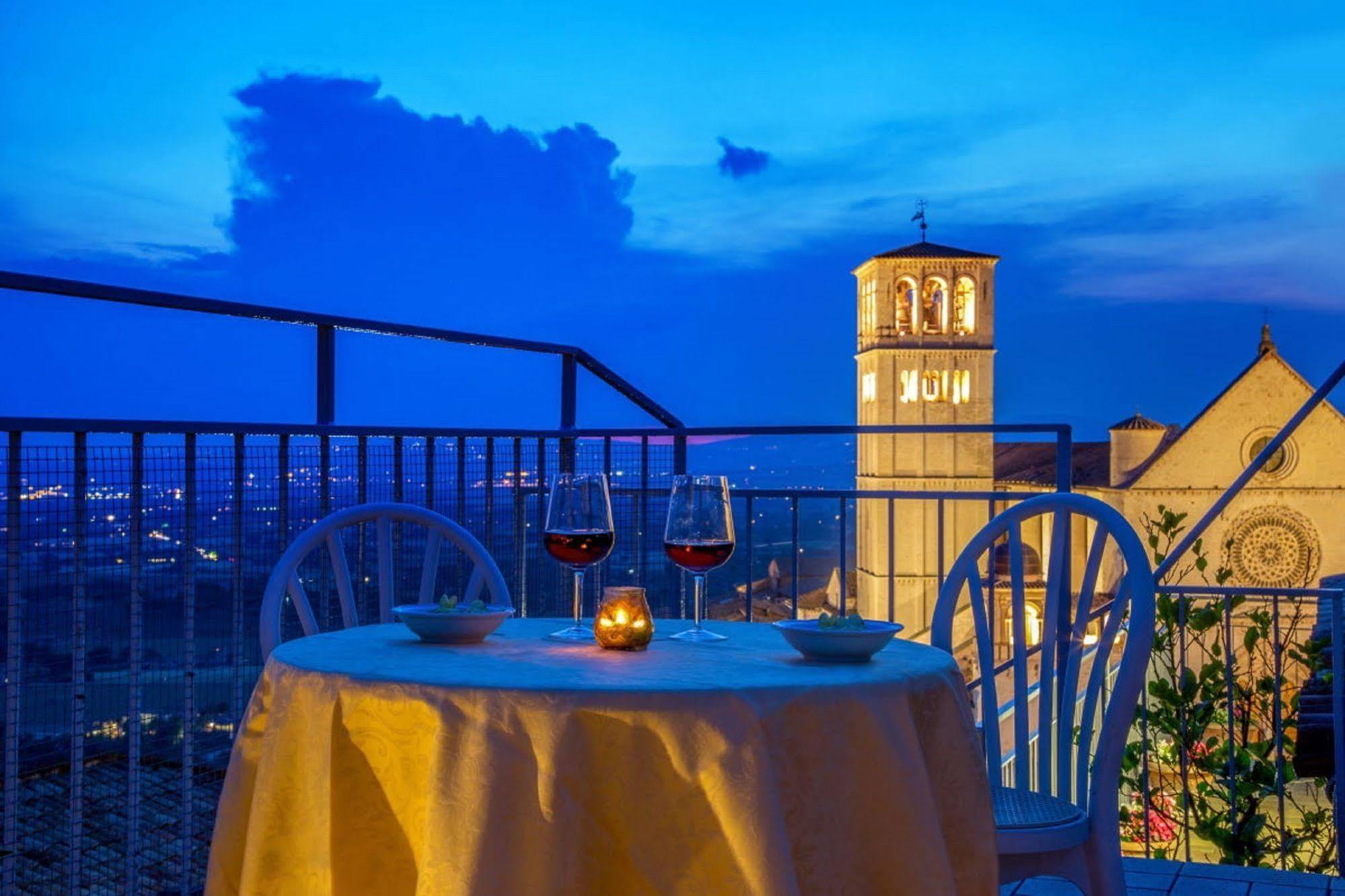 Hotel San Francesco アッシジ エクステリア 写真