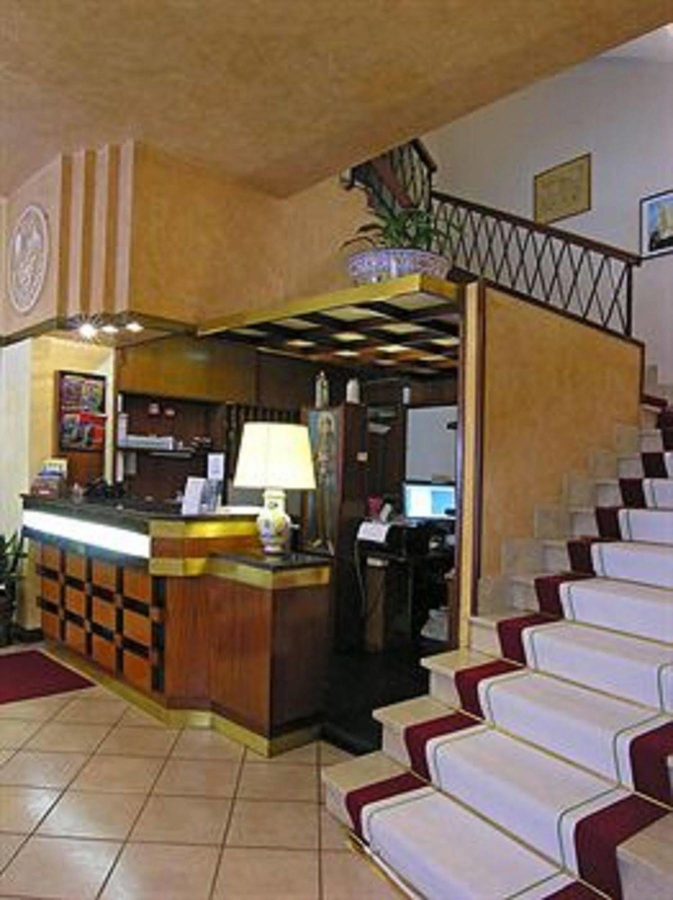 Hotel San Francesco アッシジ エクステリア 写真