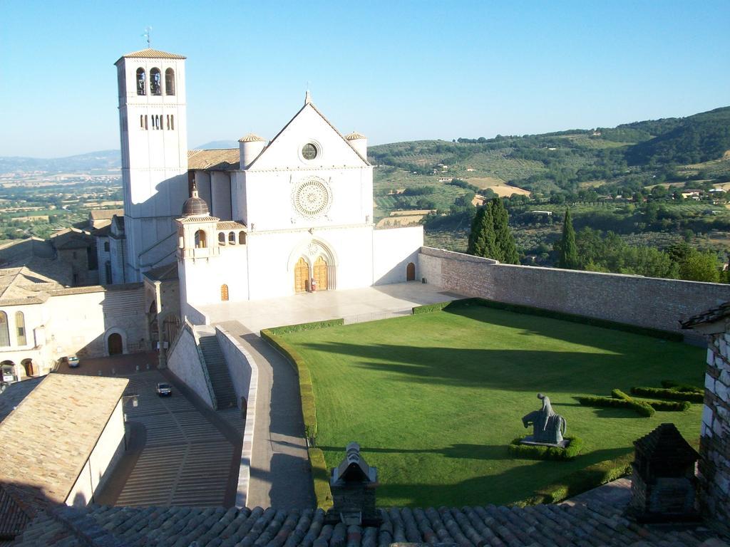 Hotel San Francesco アッシジ エクステリア 写真