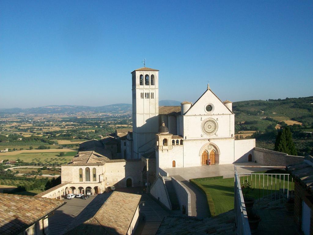 Hotel San Francesco アッシジ エクステリア 写真
